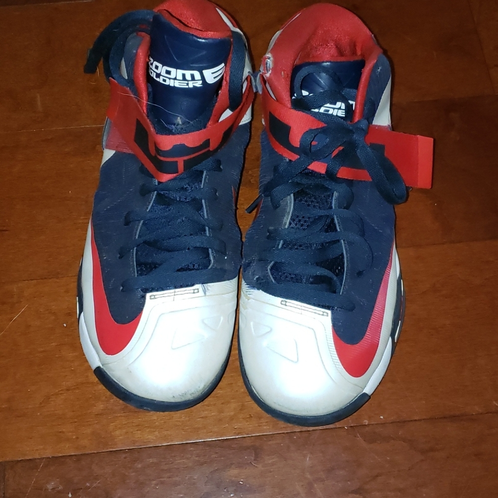 LeBron Zoom Soldier 6